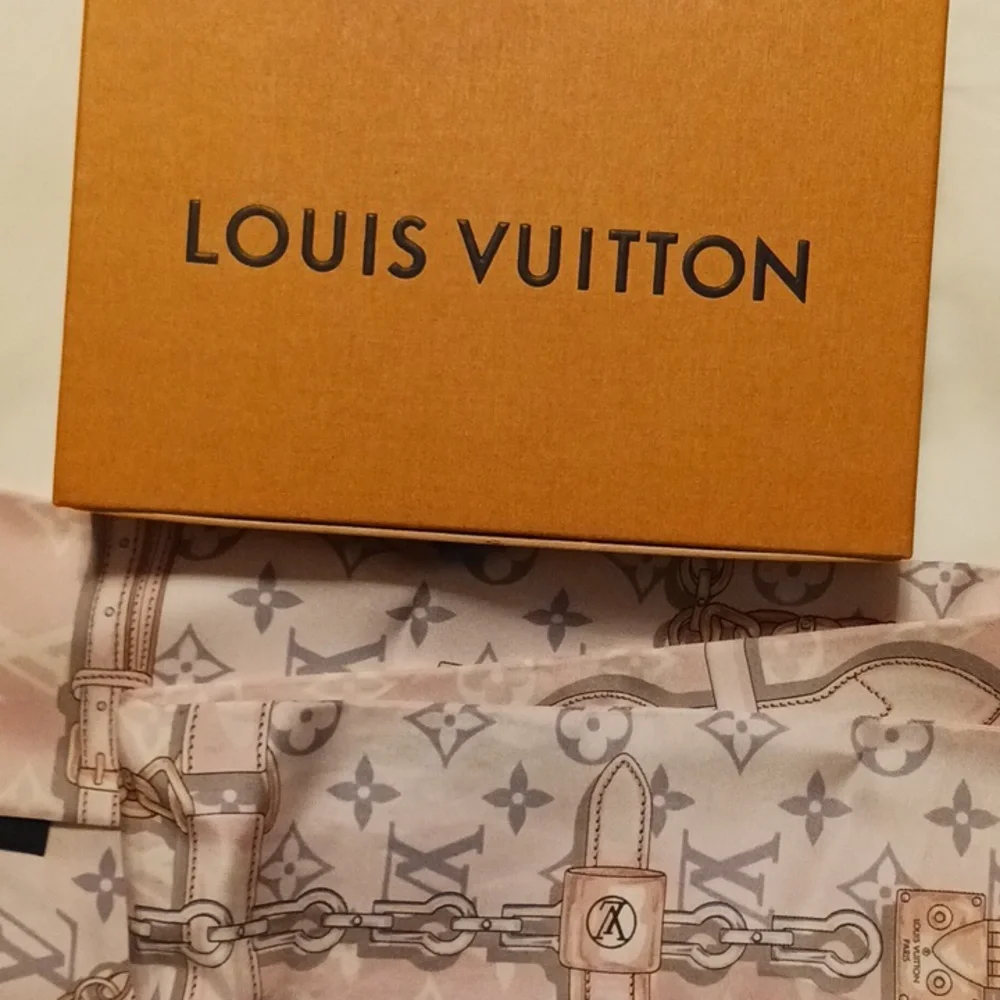 Louis Vuitton monogram bandeau - Picture 6 of 7